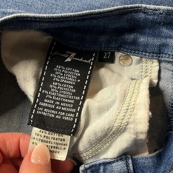 7 for all Mankind Roxanne Ankle Crop, Medium Wash.  27*26. - Picture 9 of 11